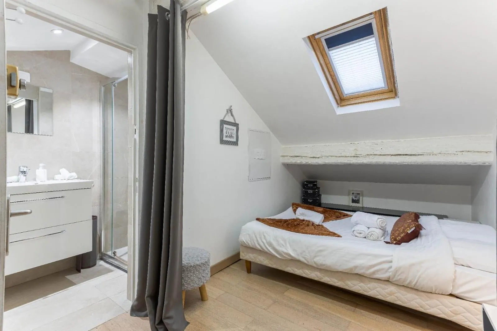 Duplex Jaures - 2 Chambres, Centre, Clim, 15Mn Du Palais&Plage Cannes 0*,  France